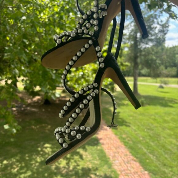 Interlocking Coco Chanel Leather Sandals with Faux Pearls - Picture 2 of 5